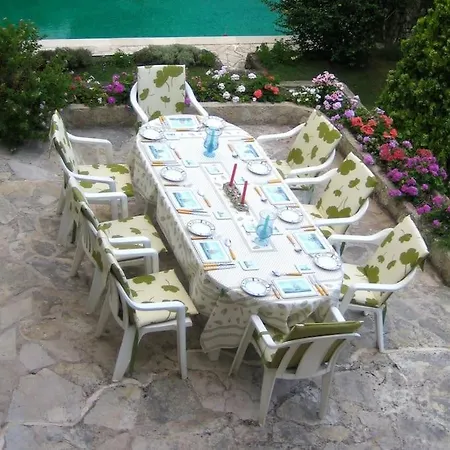 17th Century Stone House, Pool, Air-conditioned Villa