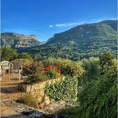 17th Century Stone House, Pool, Air-conditioned Villa